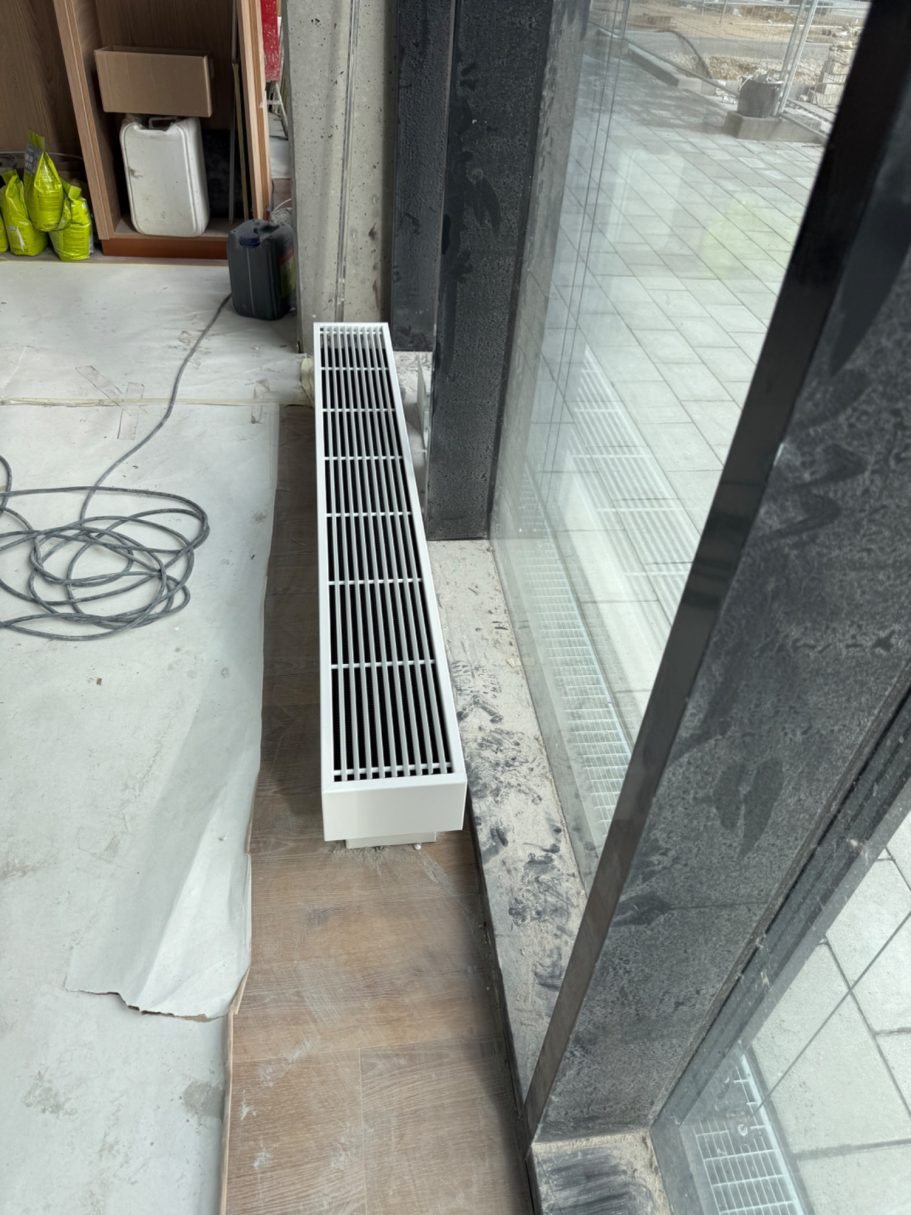 Bauschlussreinigung im Ladenbau - vorher